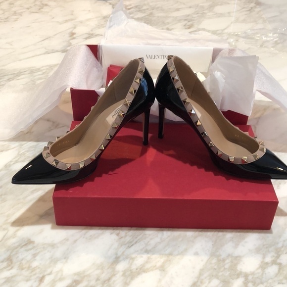 VALENTINO GARAVANI Patent Rockstud Pump 85mm - Black/Poudre - Picture 3 of 9